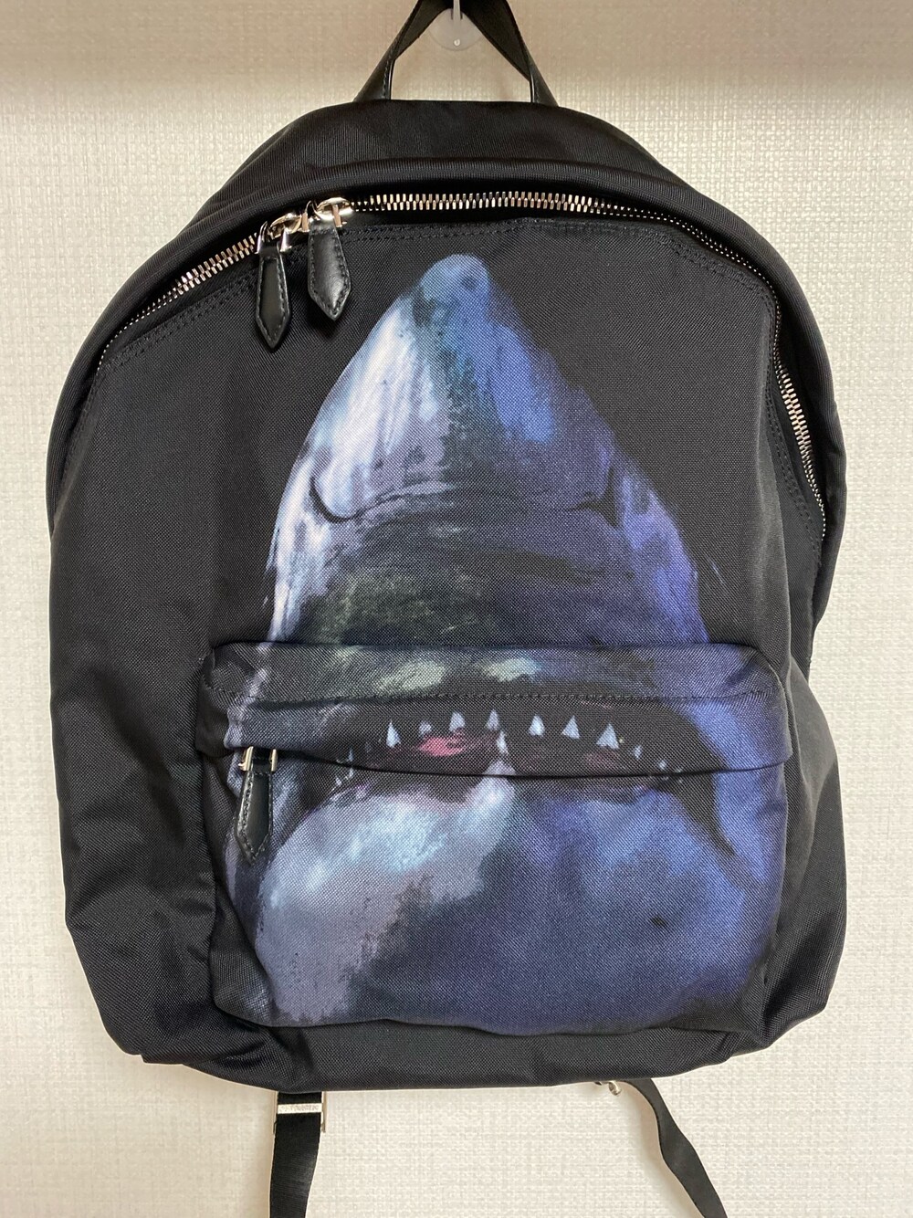 GIVENCHY シャーク リュック バックパック