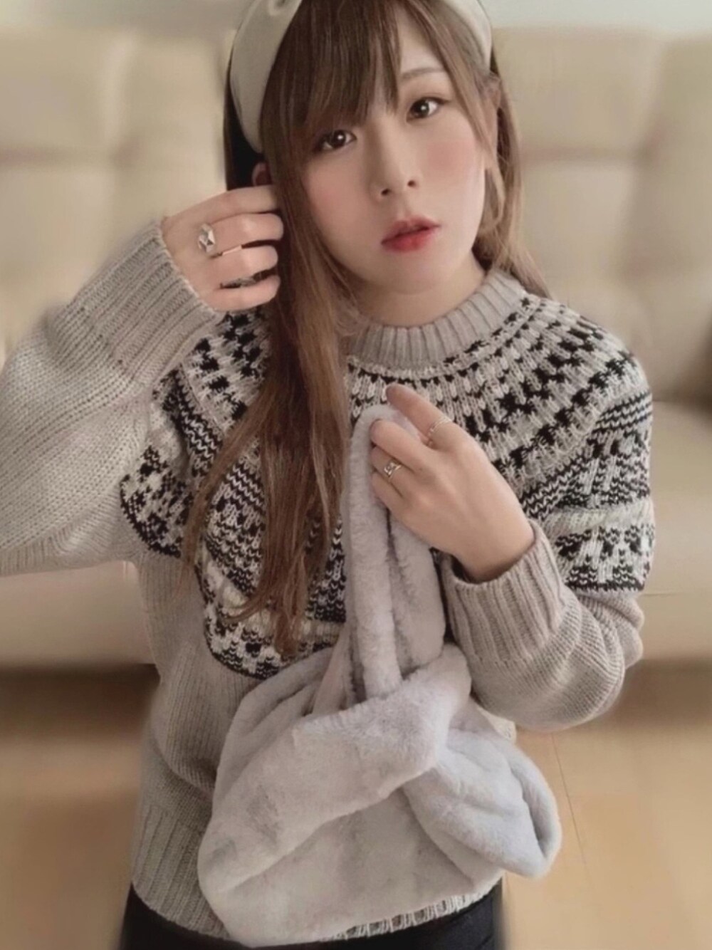 「秋のコーデ、シンプルコーデ、冬コーデ、プチプラ、GU、ニット、パンツスタイル、セーター、ボア、ノルディック柄」｜「しまむらのアイテム（サンダル、ベージュ系）」を使った、ひかさん（レディース・157cm）の秋コーディネートの1枚目の写真