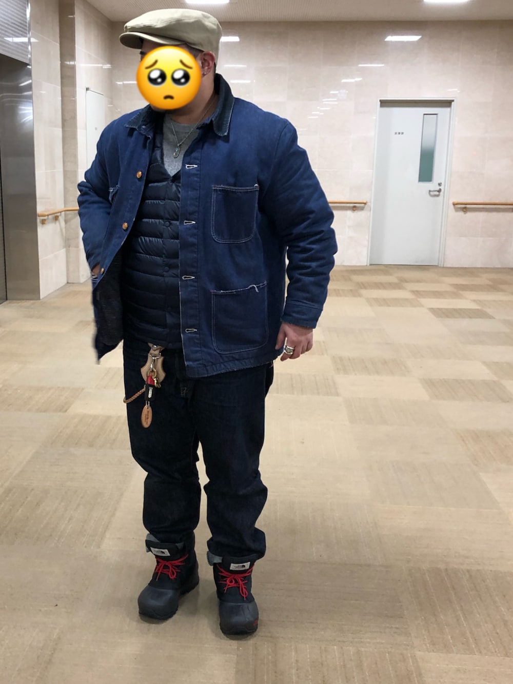 「デブでもオシャレ」｜「Wranglerのアイテム（カバーオール、ブルー系）」を使った、ザキさん（メンズ・170cm）の冬コーディネートの1枚目の写真