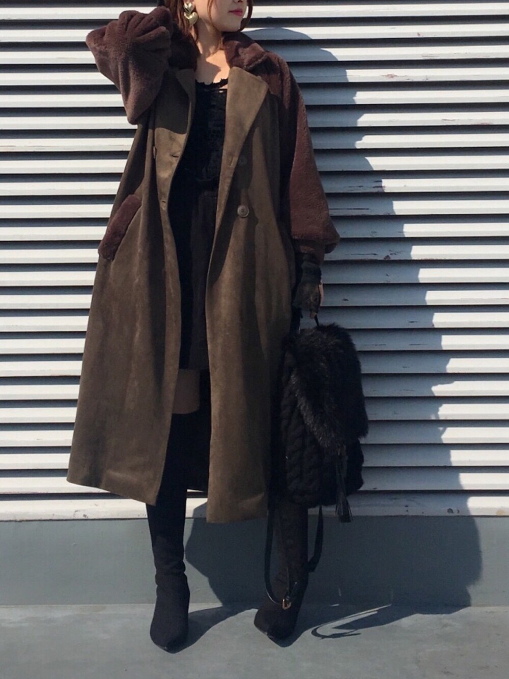 「大人カジュアル、la belle etude、オトナ女子、ootd、リュック、ニーハイブーツ、甘辛mix、labelleetude、ラベルエチュード」｜「LA BELLE ETUDEの【LA BELLE ETUDE】袖ファーリラックスコート（その他アウター、グリーン系）」を使った、LA BELLE ETUDEさん（レディース・167cm）の秋コーディネートの1枚目の写真