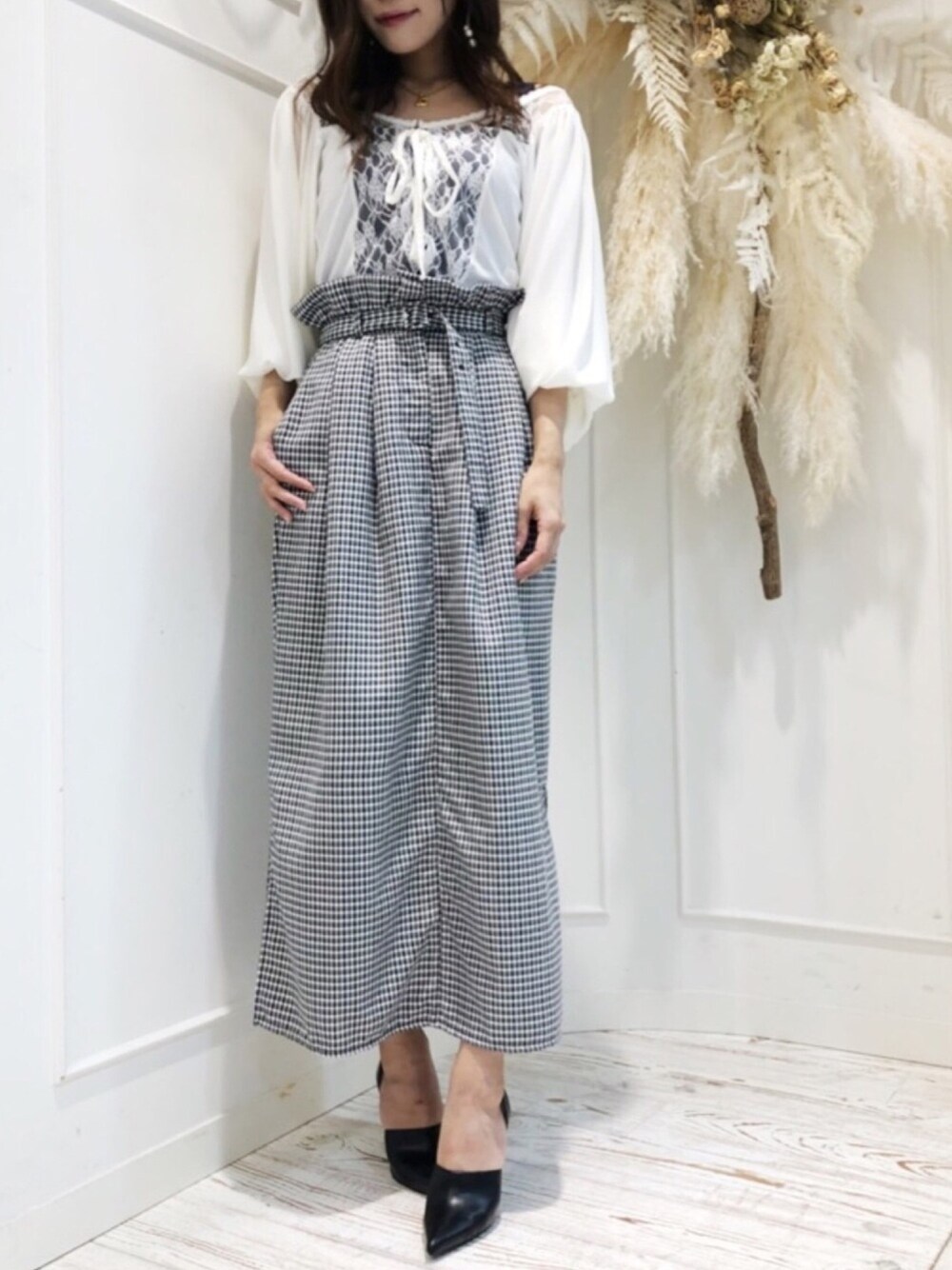 「ootd、秋服、ラクチンコーデ、オトナガーリー、la belle etude、秋コーデ、オトナ女子、ラベルエチュード、大人甘カジ、チェッカーフラッグ祭り」｜「LA BELLE ETUDEの【LA BELLE ETUDE】【Lily of the valley】Ractangle(Earring)（イヤリング、ブラック系）」を使った、LA BELLE ETUDEさん（レディース・161cm）の秋コーディネートの1枚目の写真