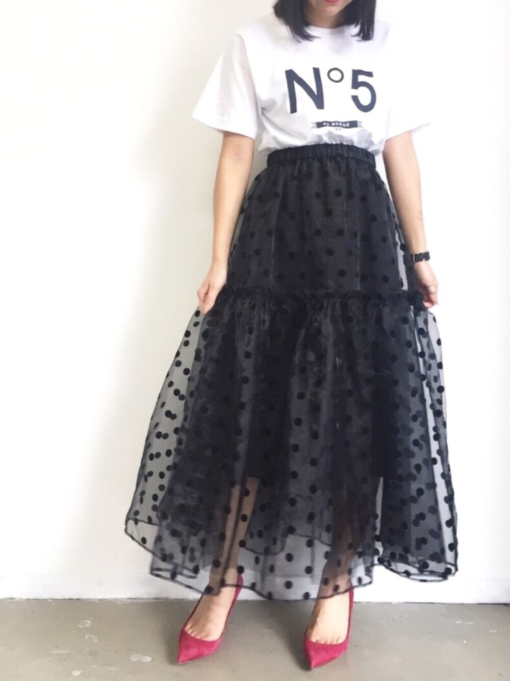 「la belle etude、ラベルエチュード、ドットスカート、ドット、Tシャツ、キャスケット、フレアスカート、チュールスカート、大人カジュアル、大人甘カジ」｜「LA BELLE ETUDEの【LA BELLE ETUDE】【Marge LA】N゜5 Tシャツ（Tシャツ/カットソー、ホワイト系）」を使った、LA BELLE ETUDEさん（レディース・155cm）の春コーディネートの1枚目の写真