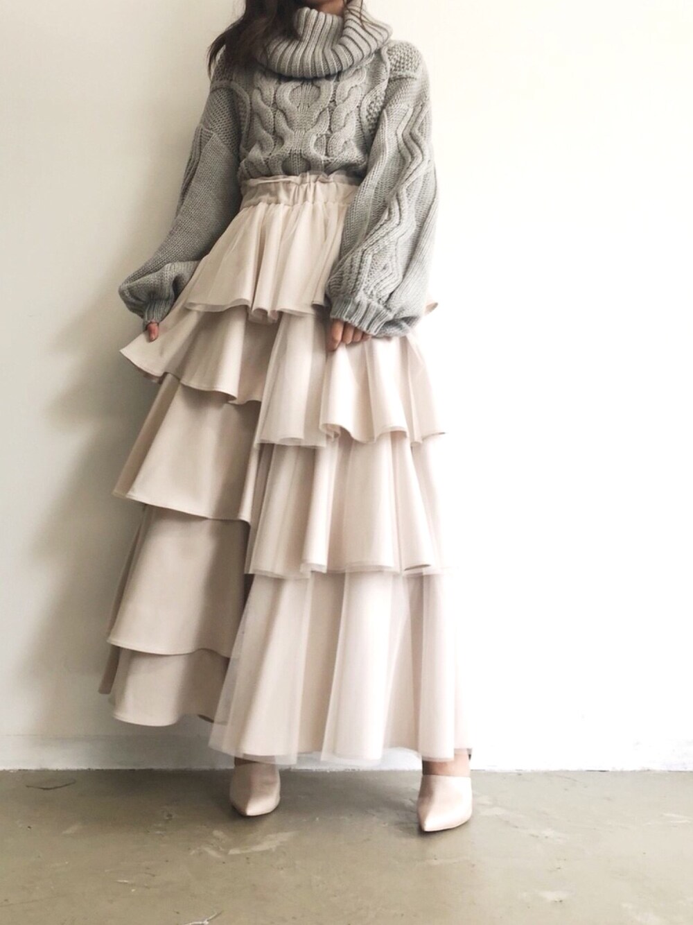 「la belle etude、ラベルエチュード、秋コーデ、冬コーデ、休日スタイル、大人カジュアル、大人甘カジ、ワイドパンツ、タートルネック、オトナ女子」｜「LA BELLE ETUDEの【LA BELLE ETUDE】ボリュームケイブルニット（ニット/セーター、グレー系）」を使った、LA BELLE ETUDEさん（レディース・162cm）の秋コーディネートの1枚目の写真