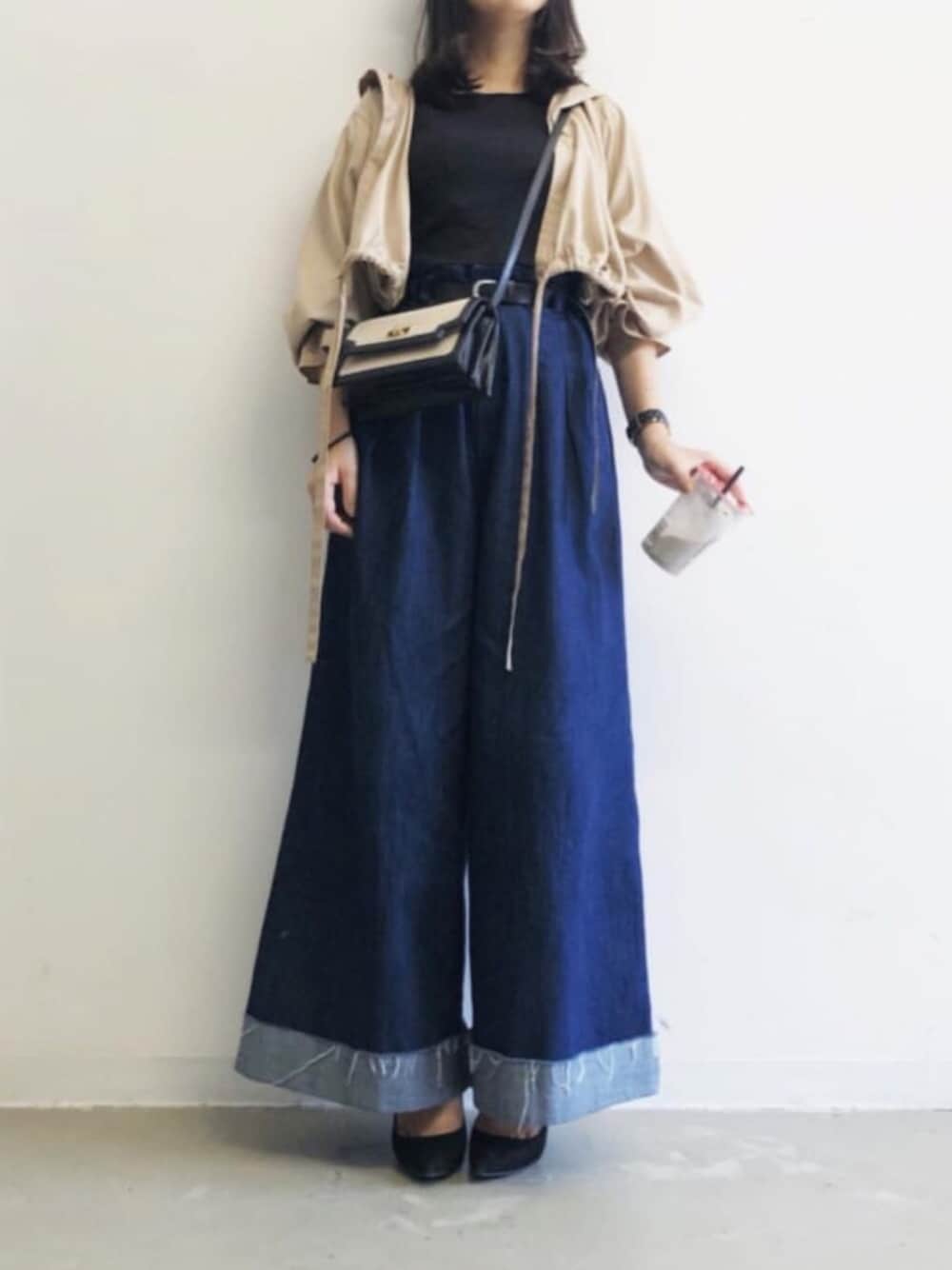 「デニム、デニムパンツ、カジュアル、パンツスタイル、ワイドパンツ、ブルー、labelleetude、ラベルエチュード、大人カジュアル」｜「LA BELLE ETUDEの【LA BELLE ETUDE】【Belle vintage】ハイウエストワイドパンツ（デニムパンツ、ブルー系）」を使った、LA BELLE ETUDEさん（レディース・155cm）の春コーディネートの1枚目の写真