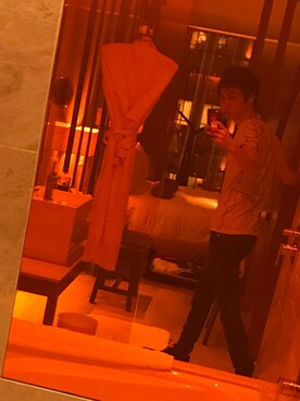 「SCOTCH & SODA（スコッチ アンド ソーダ）のアイテム（Tシャツ/カットソー）」を使った、土居コウタロウさん（メンズ・175cm）の冬コーディネート