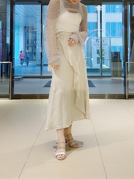 「アイテム（ニット/セーター、シルバー系）」を使った、Rina Okabeさん（レディース・163cm）の春コーディネート