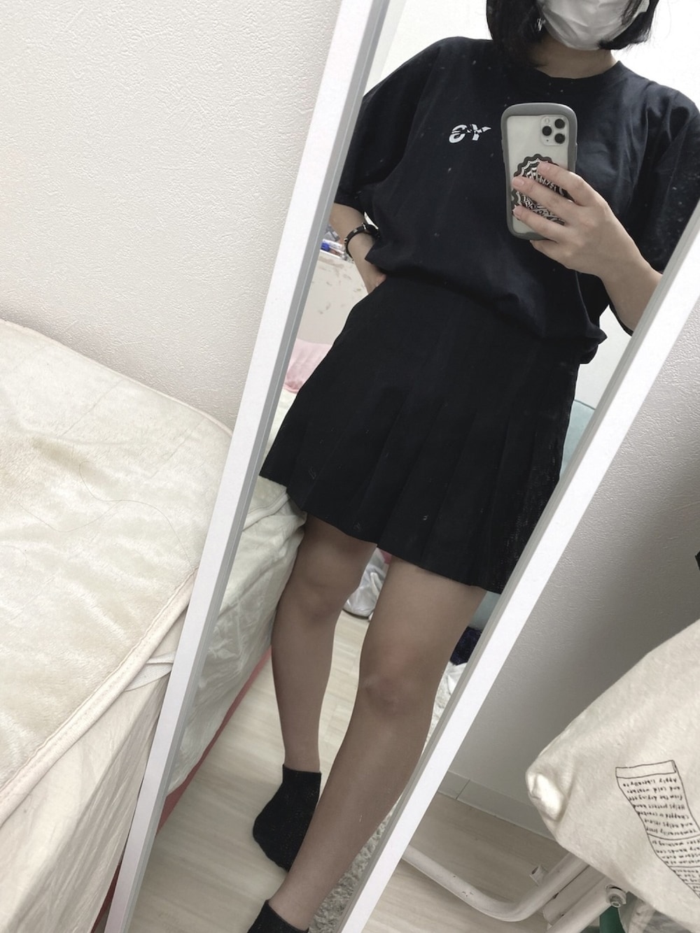 「ラフ、オールブラック、ビッグTシャツ、モノトーン、ビッグT」｜「Y-3のM SIGNTR SS TEE（Tシャツ/カットソー、ブラック系）」を使った、たゃもんさん（レディース・156cm）の春コーディネートの1枚目の写真