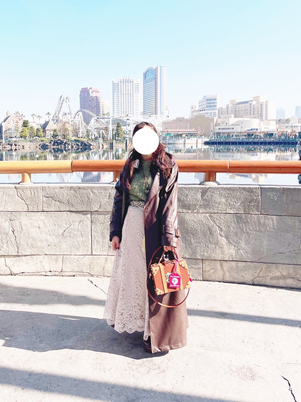 「今日のコーデ、おしゃれさんと繋がりたい、トレンチコート、フェイクレザー、マーメイドスカート、レース」｜「Flamingoのアイテム（トレンチコート、ブラウン系）」を使った、syk 【相互】さん（レディース・150cm）の冬コーディネートの1枚目の写真