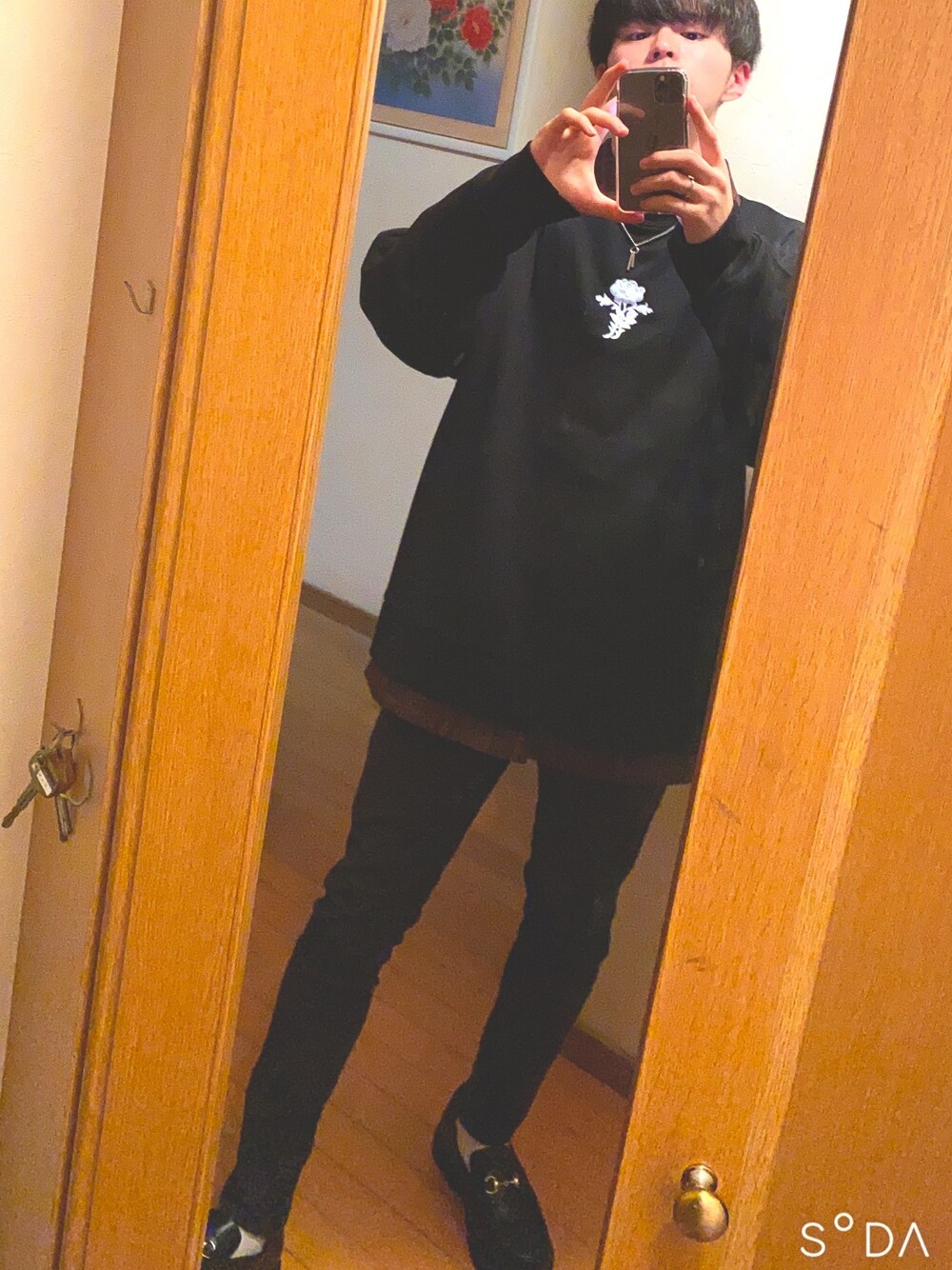 「シンプルコーデ、冬コーデ、おしゃれさんと繋がりたい、ローファー、カジュアルコーデ、秋、黒スキニー、いいね、save、フォローお願いします🤑、秋服」｜「ADRERのADRERドルマンスリーブオープンカラーシャツ（シャツ/ブラウス、ブラウン系）」を使った、pluskyokさん（メンズ・171cm）の秋コーディネートの1枚目の写真