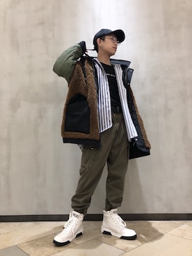 「ディーゼル」｜「アイテム（その他アウター）」を使った、TOMさん（メンズ・170cm）の秋コーディネート