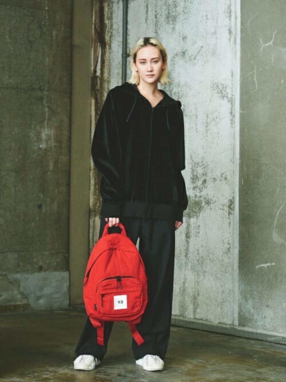 Y-3（ワイスリー）の「U SQUARE VELVET SPACER FULL-ZIP HOODIE