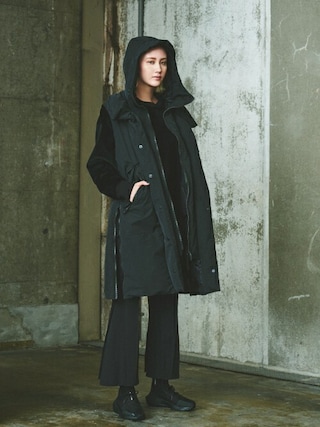 Y-3（ワイスリー）の「W CH2 SUEDED POLY HOODED VEST（ダウンベスト