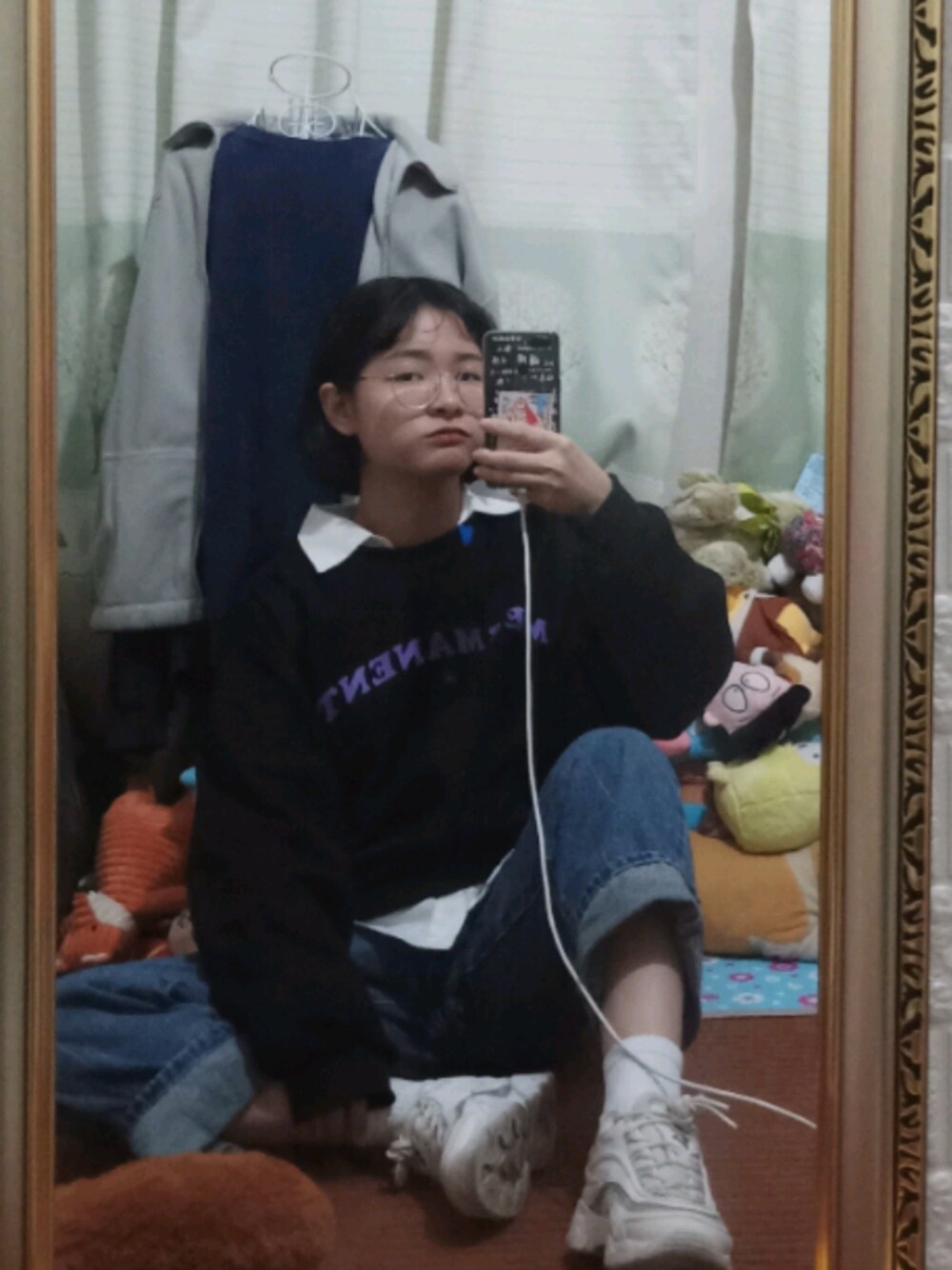 「休日スタイル」｜「FILAのアイテム（スニーカー、シルバー系）」を使った、罐鱼夹さん（レディース・163cm）の冬コーディネートの1枚目の写真