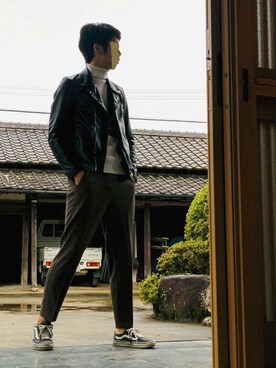 「Confirm（コンファーム）のアイテム（ライダースジャケット）」を使った、みかけだおしさん（メンズ・180cm）の秋コーディネート