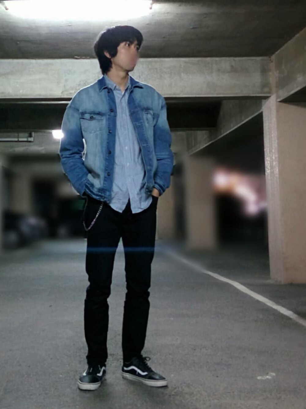 「おしゃれさんと繋がりたい、春コーデ、デニムジャケット、ストライプシャツ、ウォレットチェーン、オールドスクール、UNIQLOU、VANS」｜「Confirmのビッグデニムジャケット（デニムジャケット、ブルー系）」を使った、みかけだおしさん（メンズ・180cm）の冬コーディネートの1枚目の写真
