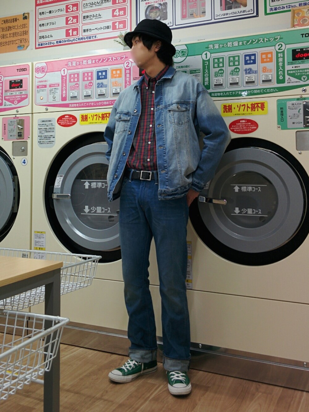 「おしゃれさんと繋がりたい、春コーデ、アメカジ、デニムジャケット、バケットハット、チャックテイラー」｜「古着のアイテム（シャツ/ブラウス、その他）」を使った、みかけだおしさん（メンズ・180cm）の春コーディネートの1枚目の写真