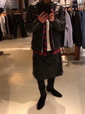 「レザーコーデ」｜「アイテム（その他アウター）」を使った、ゆーすけさん（メンズ・173cm）の春コーディネート