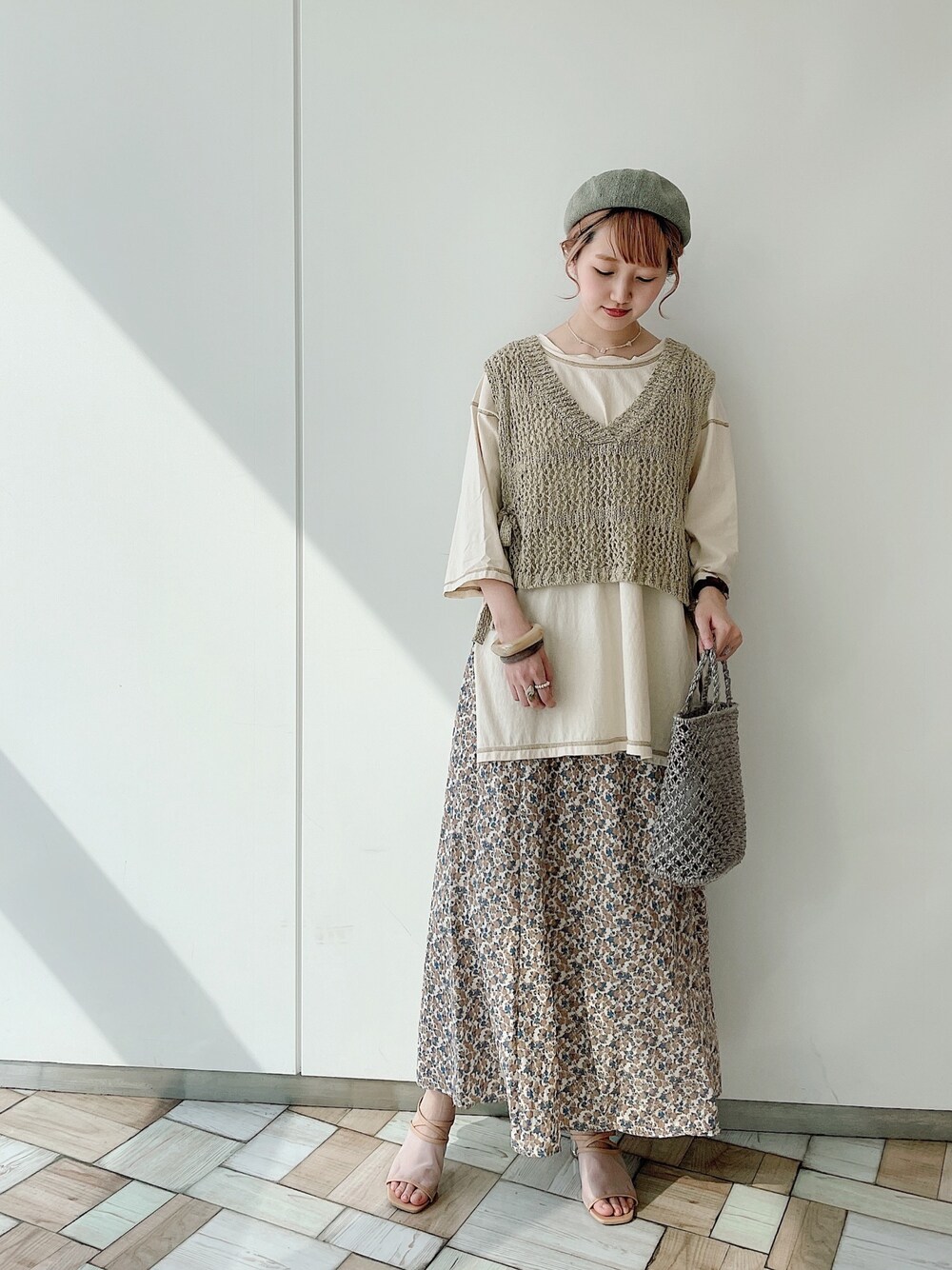 「プチプラ、パステルカラー、Crisp、クリアサンダル、スクエアトゥ、これが私をアゲる服、ミニバッグ、白Tシャツ、休日スタイル、夏セールで買いました」｜「ehka sopoのコットンベレー（ハンチング/ベレー帽、グリーン系）」を使った、𝚗𝚊𝚋𝚎さん（レディース・162cm）の春コーディネートの1枚目の写真