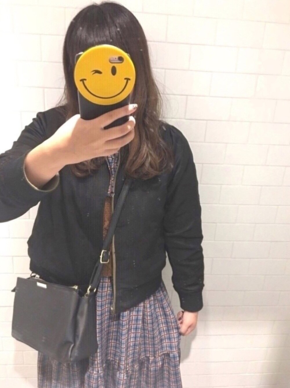 「韓国」｜「DHOLICのアイテム（その他小物、ブラック系）」を使った、Sunny さん（レディース・163cm）の冬コーディネートの1枚目の写真