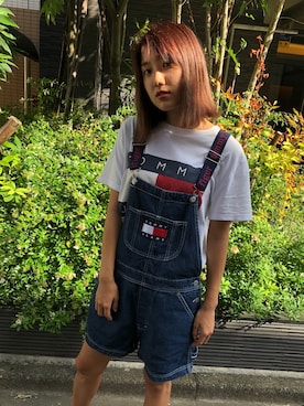 「TOMMY HILFIGER（トミーヒルフィガー）のアイテム（サロペット/オーバーオール）」を使った、ASUKAさん（レディース・160cm）の秋コーディネート