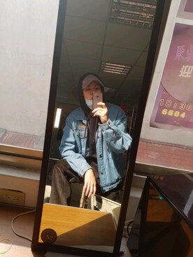 「VANS（バンズ）のアイテム（パーカー）」を使った、林家正さん（メンズ・181cm）の冬コーディネート