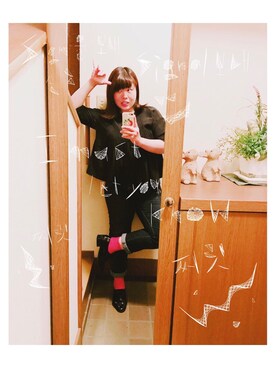 「yuni（ユニ　）のC/Siハンドピン    タックフレアBL（シャツ/ブラウス、ブラック系）」を使った、Ryoch☻nさん（レディース・163cm）の春コーディネート