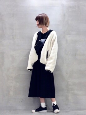 「ワンピース×スニーカー」｜「アイテム（ノーカラージャケット）」を使った、omaさん（レディース・163cm）の秋コーディネート