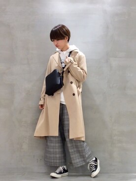 「ロゴパーカー」｜「アイテム（トレンチコート）」を使った、omaさん（レディース・163cm）の冬コーディネート