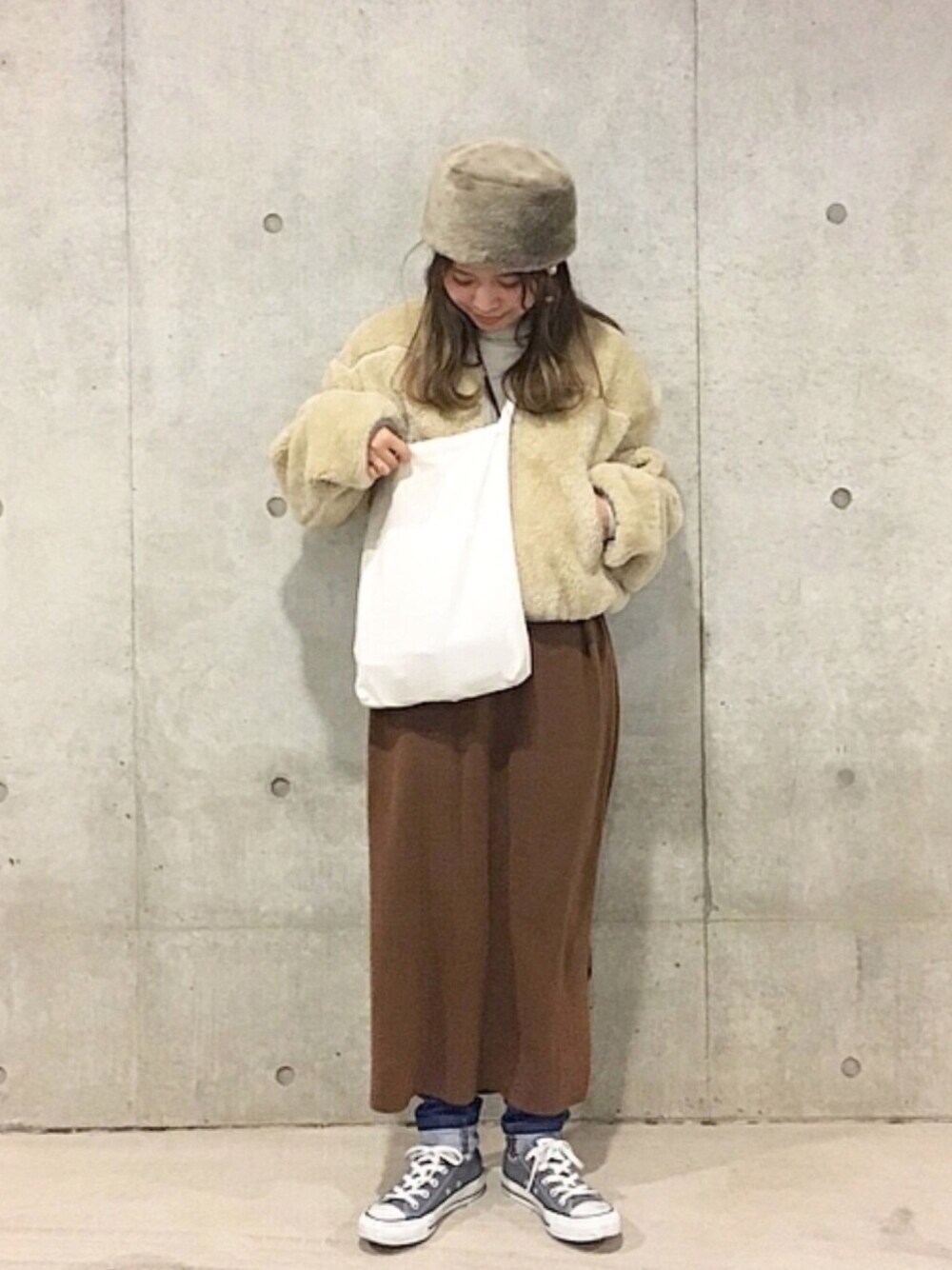 「ファー帽子、カオリノモリ、ロシアン帽、もこもこ、冬コーデ、シンプル、休日スタイル、韓国ブランド、ボアジャケット」｜「kaorinomoriのアイテム（帽子、その他）」を使った、muro☺︎さん（レディース・150cm）の冬コーディネートの1枚目の写真