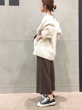 「ADAM ET ROPE'（アダムエロペ）のラウンドクロスボディーバッグ（ショルダーバッグ）」を使った、𝕂𝔼𝕀𝕂𝕆さん（レディース・160cm）の秋コーディネート