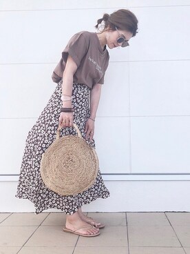 「花柄」｜「アイテム（ビーチサンダル）」を使った、𝕂𝔼𝕀𝕂𝕆さん（レディース・160cm）の夏コーディネート