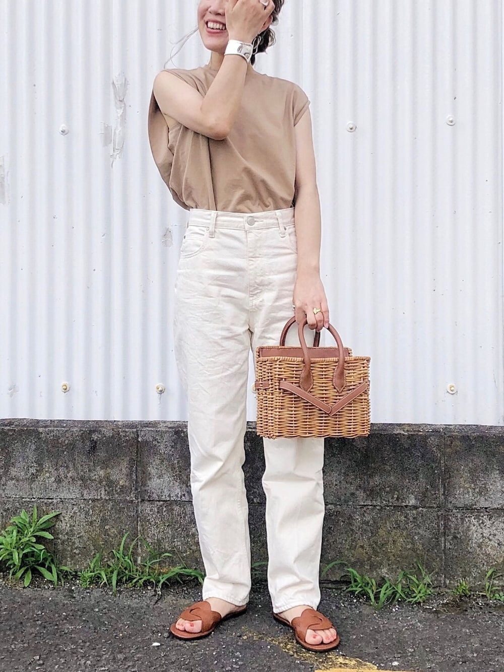 BLACK by moussy KONA ホワイト デニム 25インチ マウジーデニムの