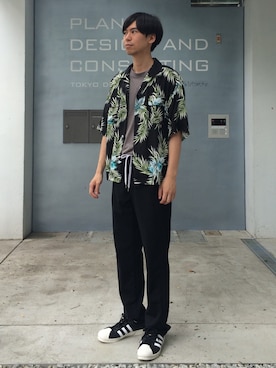 「MR.COMPLETELY（ミスターコンプリートリー）のアイテム」を使った、大谷和宏さん（メンズ・175cm）の夏コーディネート