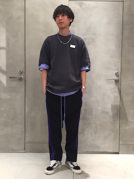 「STAMPD（スタンプド）のアイテム（アクセサリー）」を使った、大谷和宏さん（メンズ・175cm）の春コーディネート