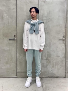 「NIKE（ナイキ）の＜NIKE＞ AIR FORCE 1 07/エアフォース１（スニーカー、ホワイト系）」を使った、大谷和宏さん（メンズ・175cm）の夏コーディネート