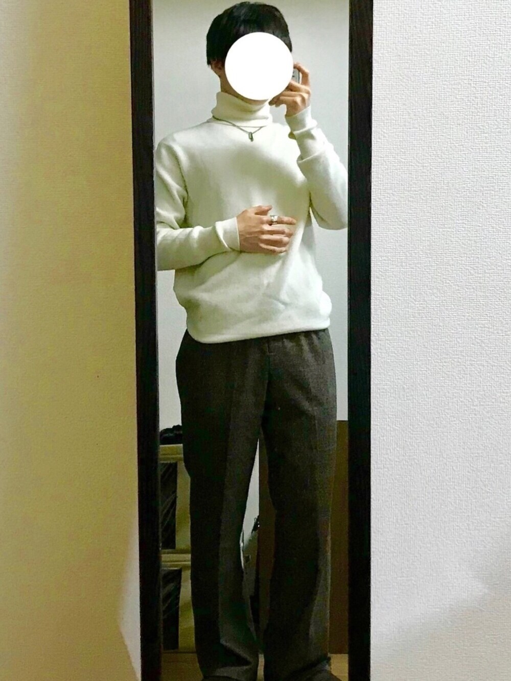 「ブラウン色に染まれ、今日のコーデ、タートルネック、ユニクロ、ブラウン、チェックパンツ、チェック、古着、古着MIX、シンプル」｜「Larry Levineのアイテム（その他パンツ、ブラウン系）」を使った、もきおさん（メンズ・170cm）の冬コーディネートの1枚目の写真