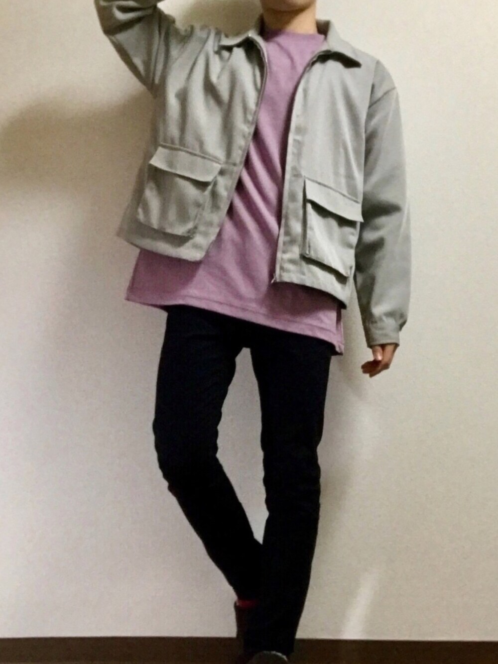「春、春コーデ、春色、パープル、ドリズラージャケット、シンプル、シンプルコーデ、黒スキニー、UNIQLO U、いいね、save、フォローお願いします🤑」｜「SPINNSの【ビッグシルエット】裏地チェック切り替えドリズラージャケット（ブルゾン、グレー系）」を使った、もきおさん（メンズ・170cm）の春コーディネートの1枚目の写真
