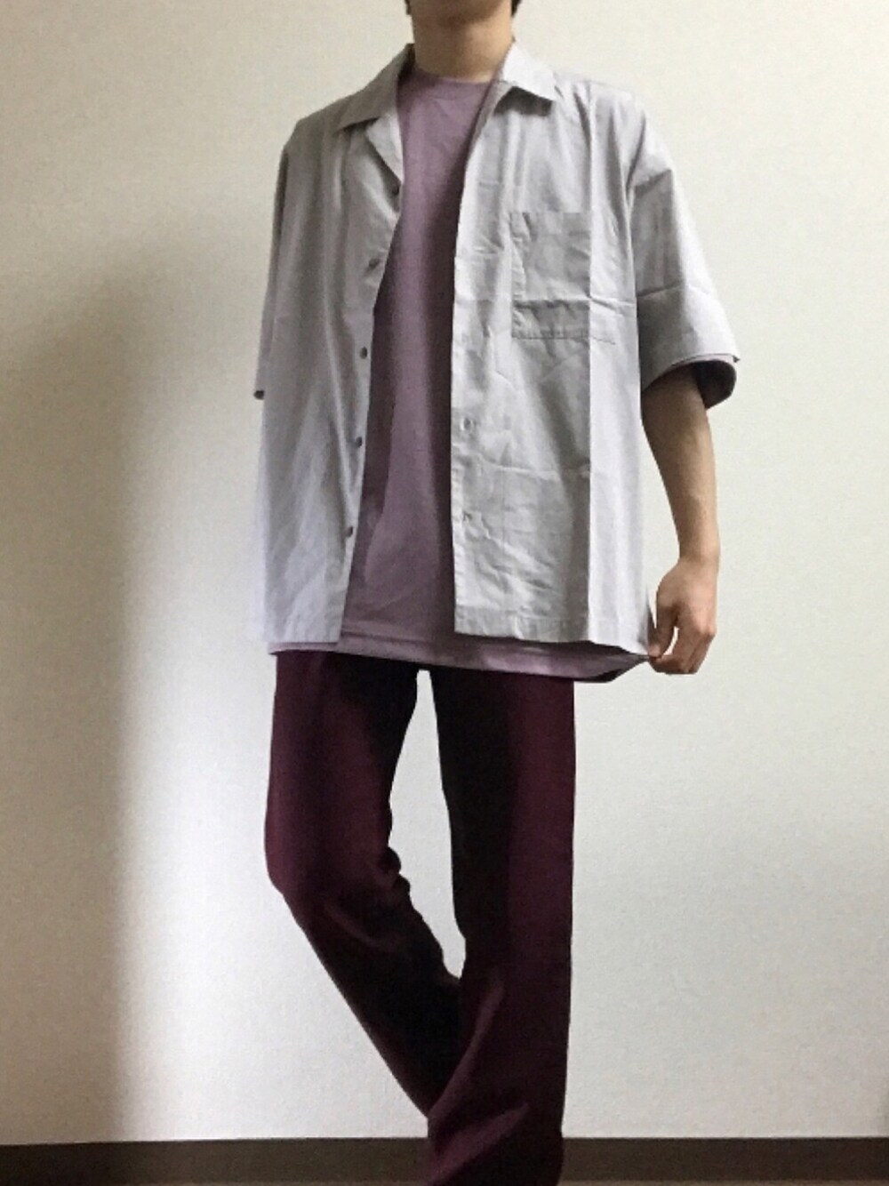 「春、春コーデ、シンプル、シンプルコーデ、古着、オープンカラーシャツ、きれいめカジュアル、パープル、ワントーンコーデ、UNIQLO」｜「WYM LIDNMの【WYM LIDNM】TENCEL/COTTON OPEN COLLAR SHIRT/オープンカラーシャツ（シャツ/ブラウス、パープル系）」を使った、もきおさん（メンズ・170cm）の春コーディネートの1枚目の写真