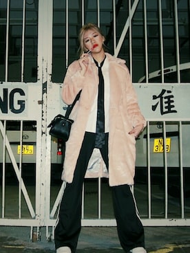 「Something Borrowed（サムシングボロウド）のアイテム」を使った、Lydia Liu さん（レディース・171cm）の冬コーディネート