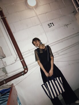 「MONKI」｜Lydia Liu さん（レディース・171cm）の夏コーディネート