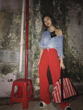 「MANGO（マンゴ）のアイテム（スラックス）」を使った、Lydia Liu さん（レディース・171cm）の秋コーディネート