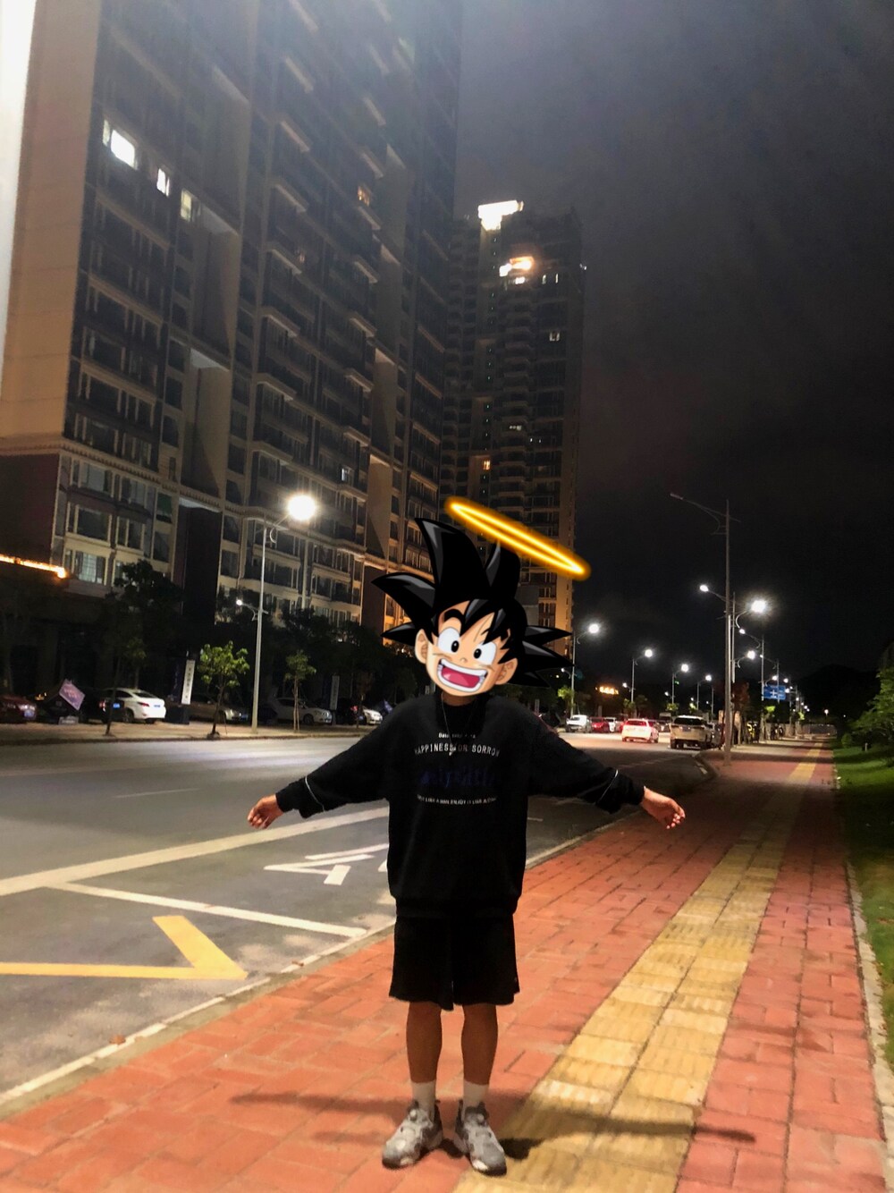 「Championのアイテム（カーゴパンツ、ブラック系）」を使った、Dahz_さん（メンズ・171cm）の秋コーディネートの1枚目の写真