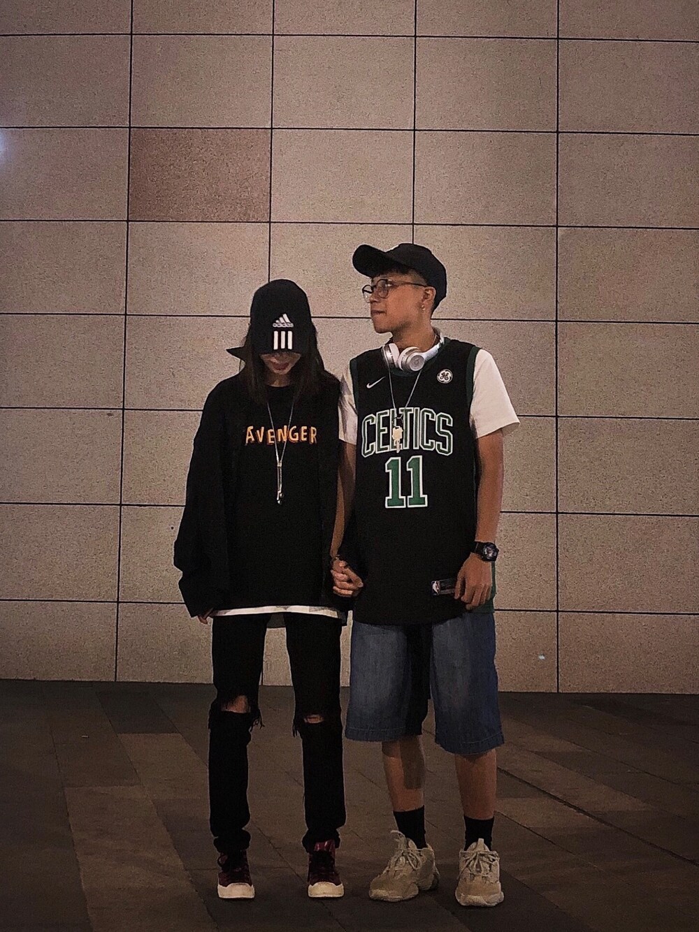 「LOVE」｜「adidasのアイテム（キャップ、ブラック系）」を使った、Dahz_さん（メンズ・173cm）の春コーディネートの1枚目の写真