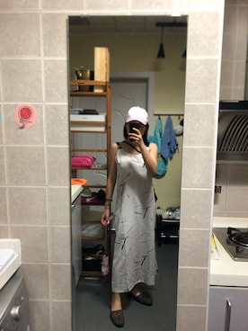 「PULL&BEAR（プルアンドベア）のアイテム（スリッポン）」を使った、喂韦小庆さん（レディース・155cm）の夏コーディネート