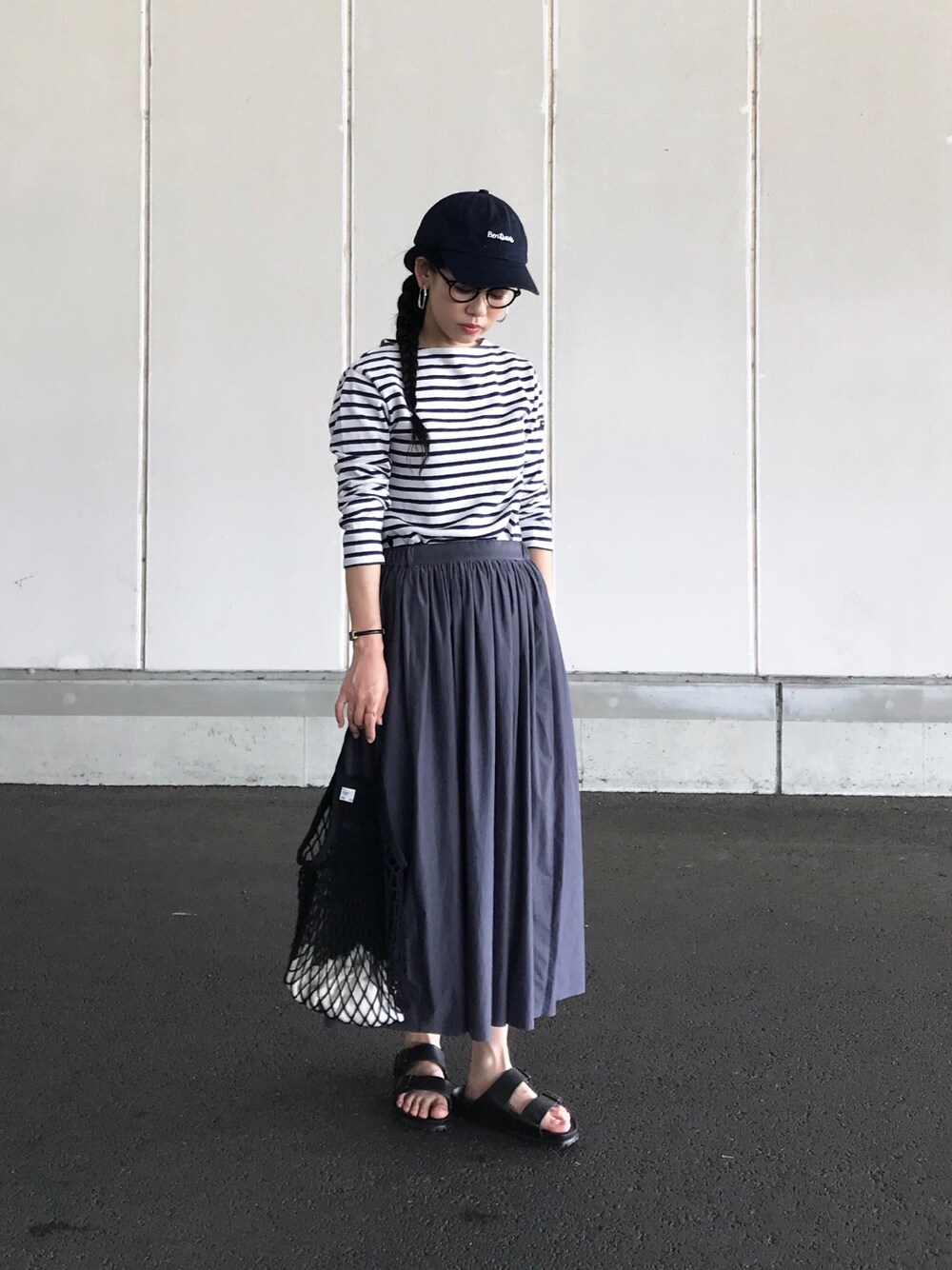 「キャップ、サンダル、ビルケンシュトック、夏セールで買いました、Rougevif、スウェード、スカート、ママファッション、しましま、低身長」｜「Rouge vifのベアスウェードスカート（スカート、ブルー系）」を使った、yukiさん（レディース・152cm）の夏コーディネートの1枚目の写真