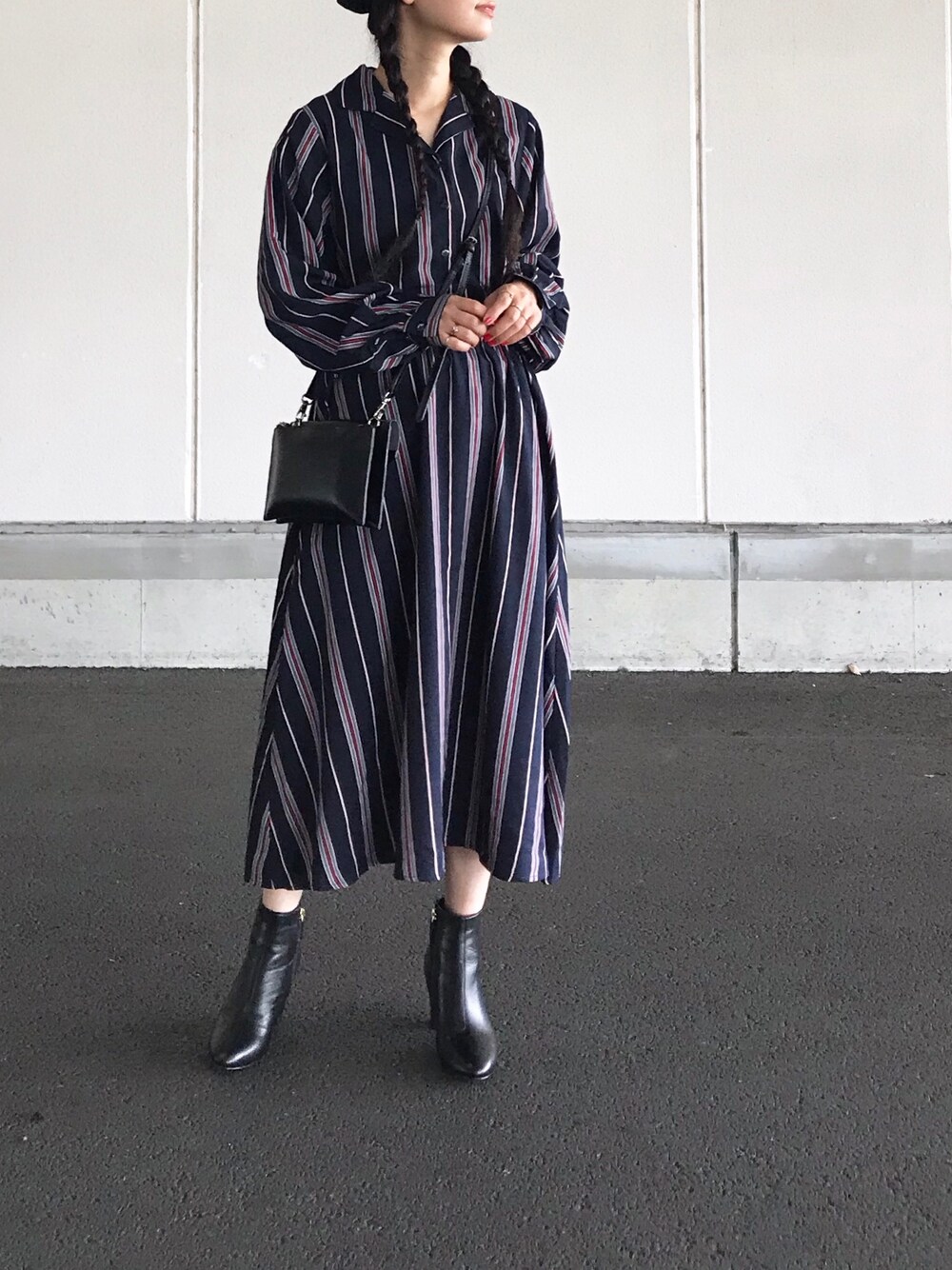 「ストライプワンピース、ketty cherie、ショートブーツ、piche abahouse、クラシカル、レトロ」｜「ketty cherieの【WEB別注】デシンレジメンストライプワンピース（ワンピース、ブルー系）」を使った、yukiさん（レディース・152cm）の秋コーディネートの1枚目の写真