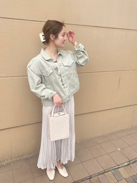 「アイテム（デニムジャケット、グリーン系）」を使った、tomoneさん（レディース・158cm）の冬コーディネート