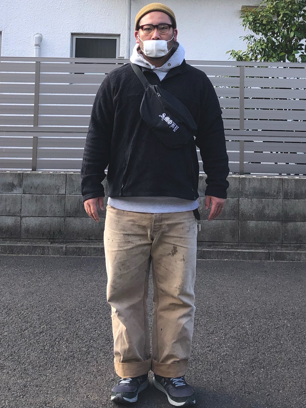 「フリース、パーカー、ペインターパンツ、ニット帽、ブラウンダック、スニーカー、ニューバランス、米軍、エルエルビーン、ワークスタイル」｜「Championのアイテム（パーカー、シルバー系）」を使った、ヒ●ユキ【京都人】さん（メンズ・178cm）の冬コーディネートの1枚目の写真