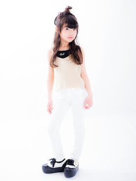 「アイテム（キャミソール、ベージュ系）」を使った、ももさん（キッズ・126cm）の春コーディネート