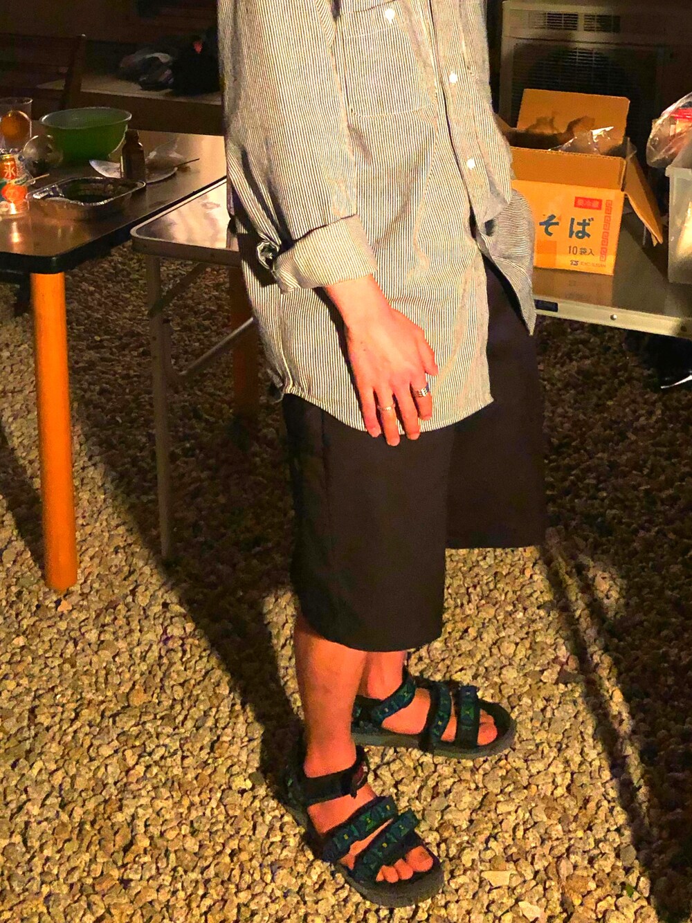 「実は天然」｜「天然生活のアイテム（その他、ホワイト系）」を使った、川さん（メンズ・169cm）の春コーディネートの1枚目の写真